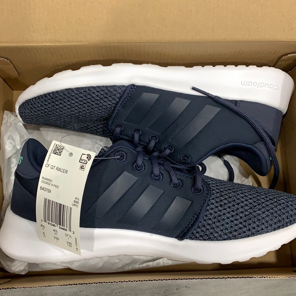 Women’s ADIDAS CF QT RACER. Size 6 (Navy Blue). **NEW**